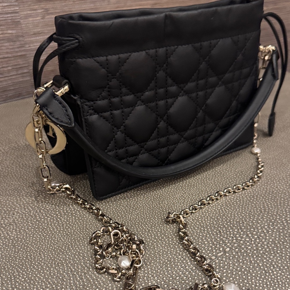 Black Quilted Chain Shoulder Bag